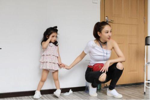 医生爆料郑希怡视频大全,揭秘背后惊人内幕 第1张 医生爆料郑希怡视频大全,揭秘背后惊人内幕 第1张